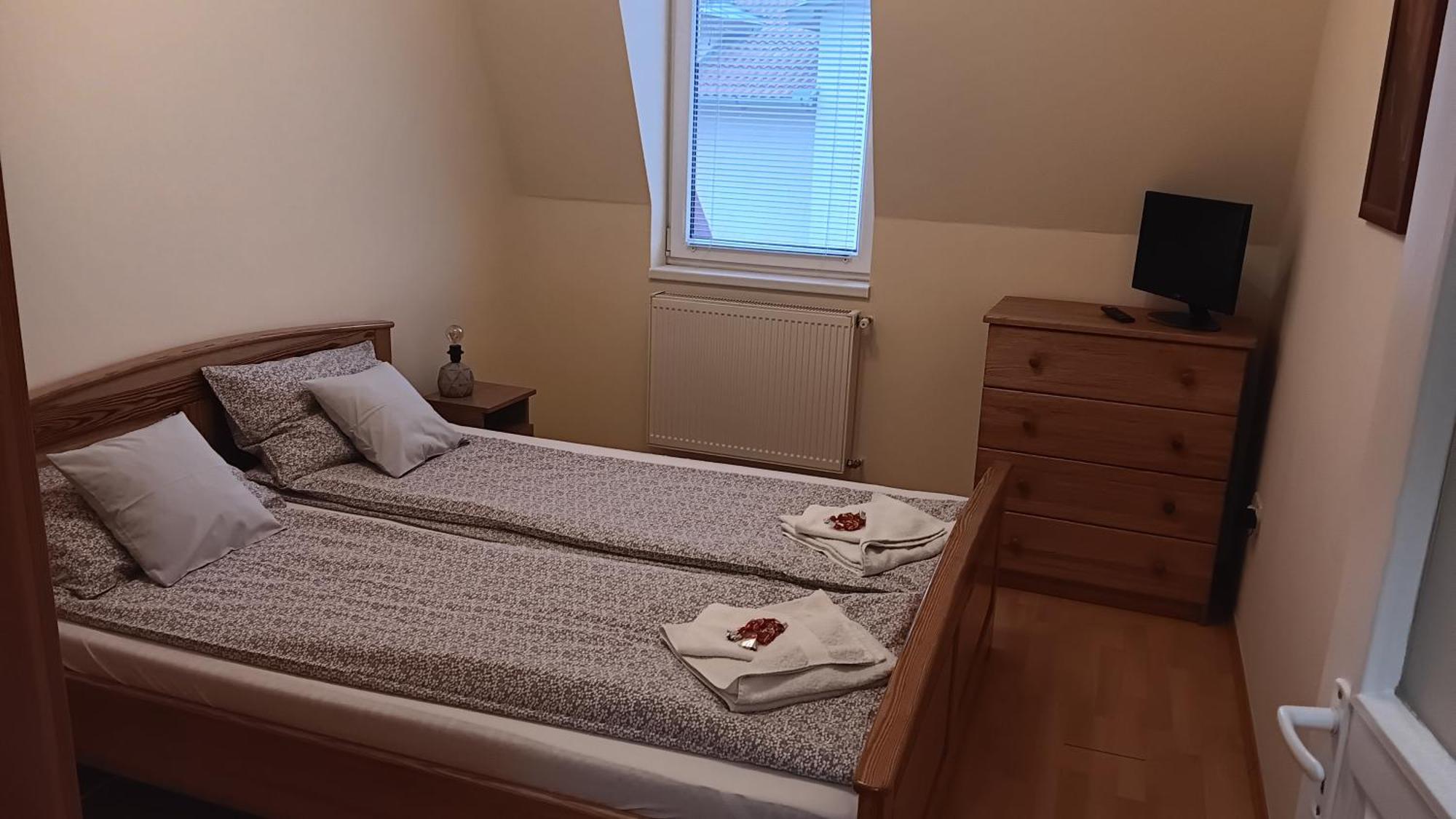 Laszlo Apartman - Hajduszoboszlo Ngoại thất bức ảnh