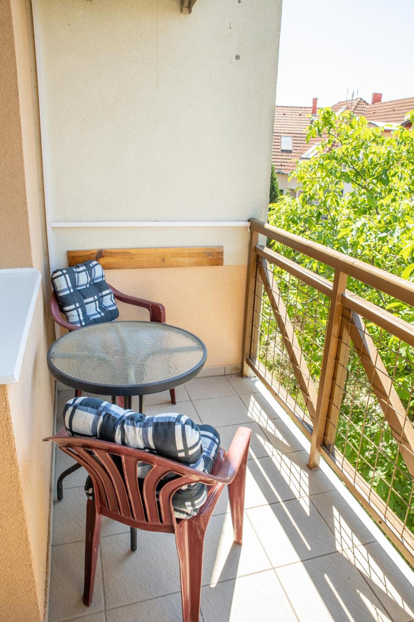 Laszlo Apartman - Hajduszoboszlo Ngoại thất bức ảnh