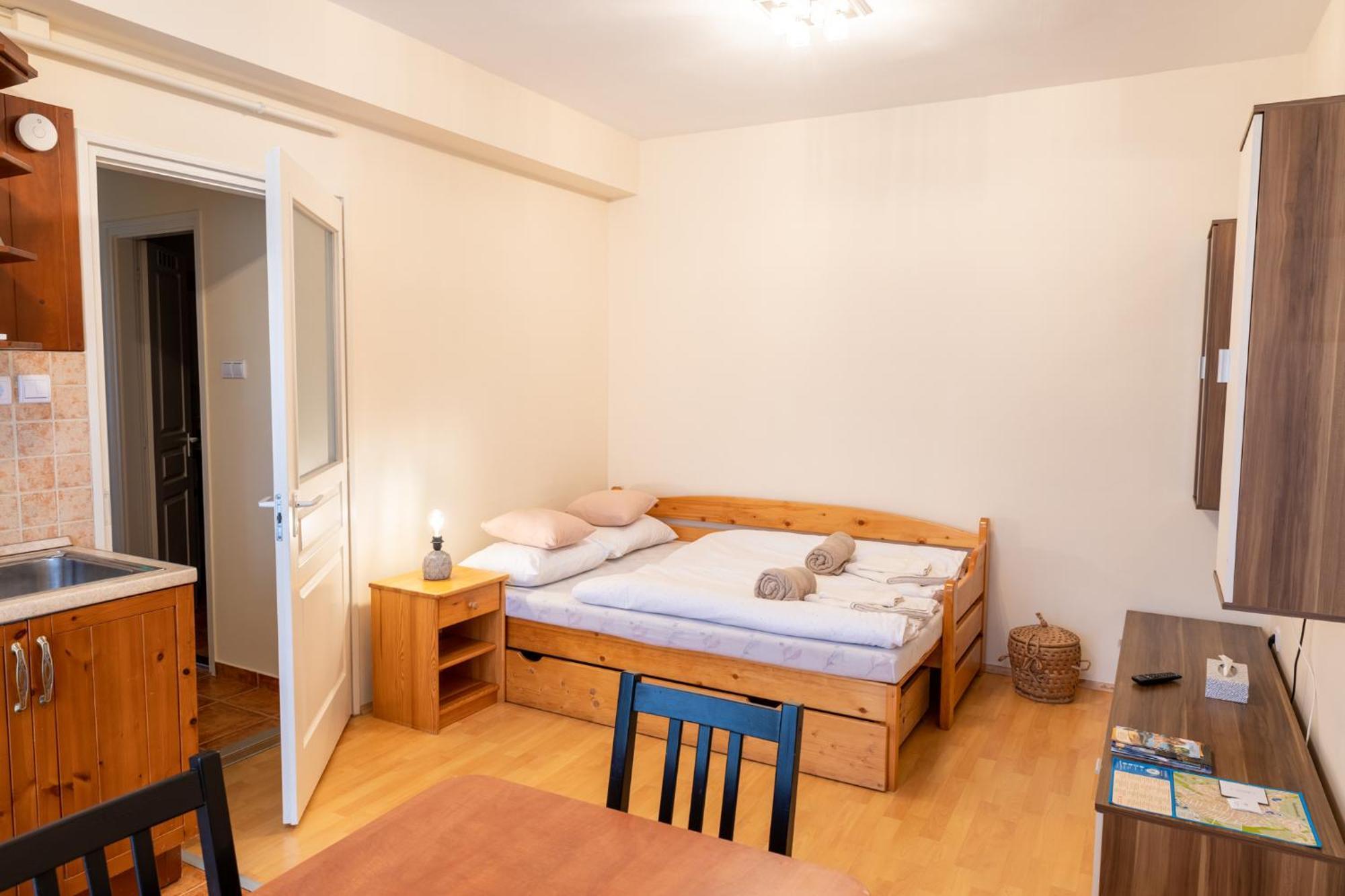 Laszlo Apartman - Hajduszoboszlo Ngoại thất bức ảnh